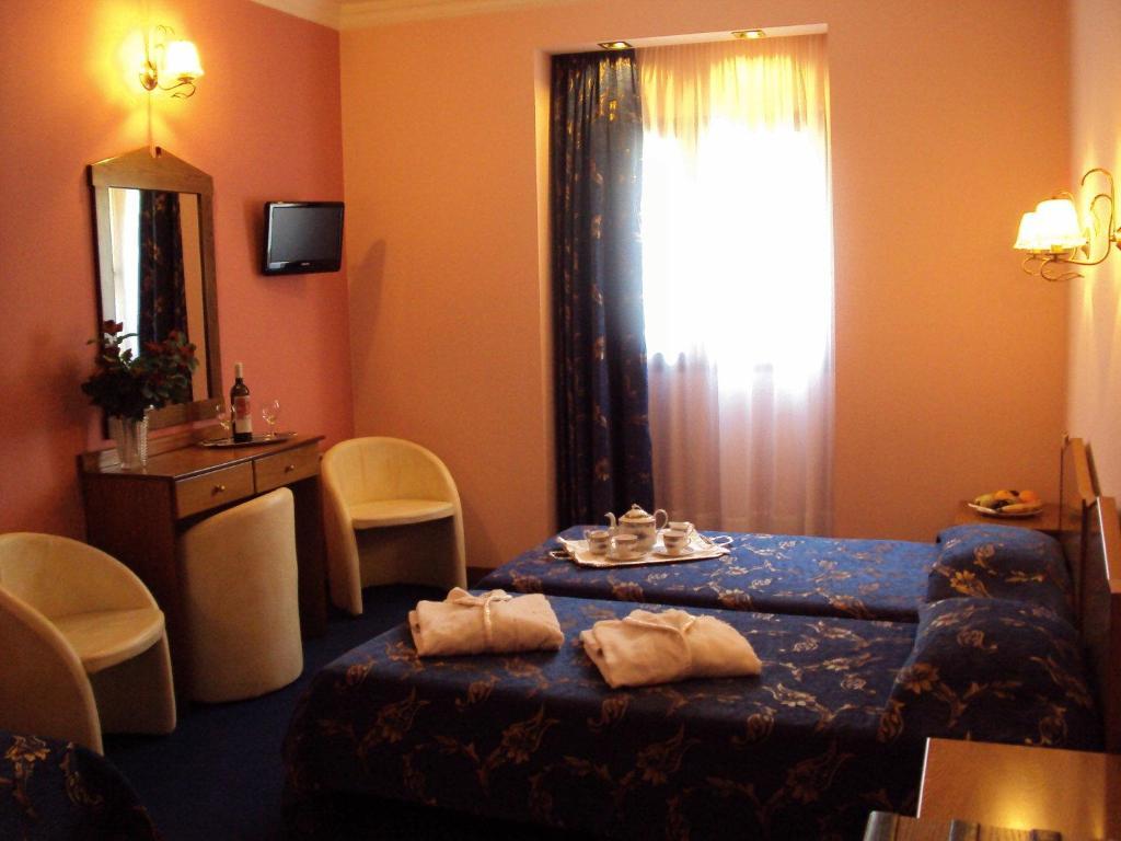 Astoria Hotel Traditional Komotini Ruang foto