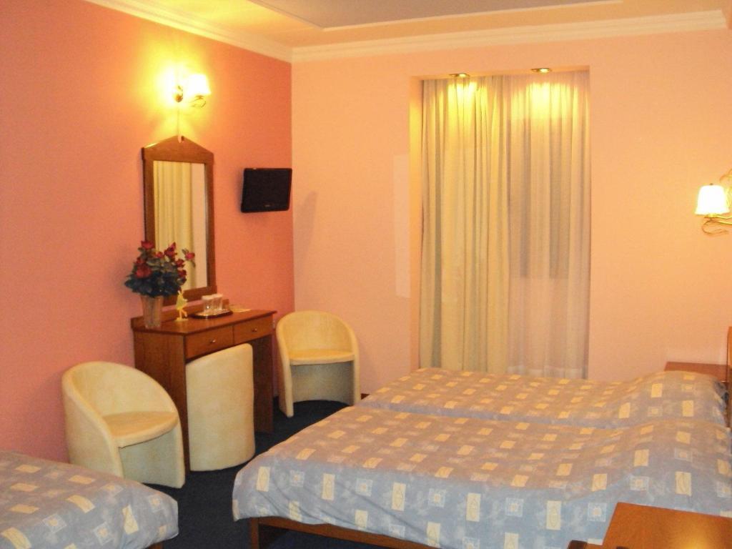 Astoria Hotel Traditional Komotini Ruang foto
